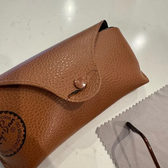 Ray-Ban Aviator Sunglasses with Dark Lenses - Picture 4 of 7